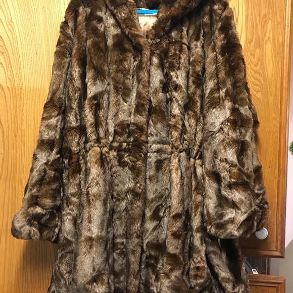Roaman’s Short Faux Fur Coat with Hood - Picture 2 of 7